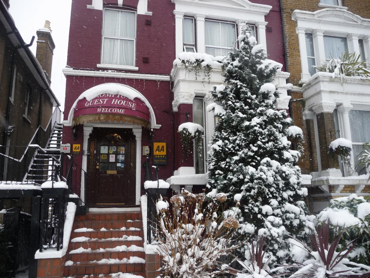 Crompton Guest House Hounslow Exterior photo